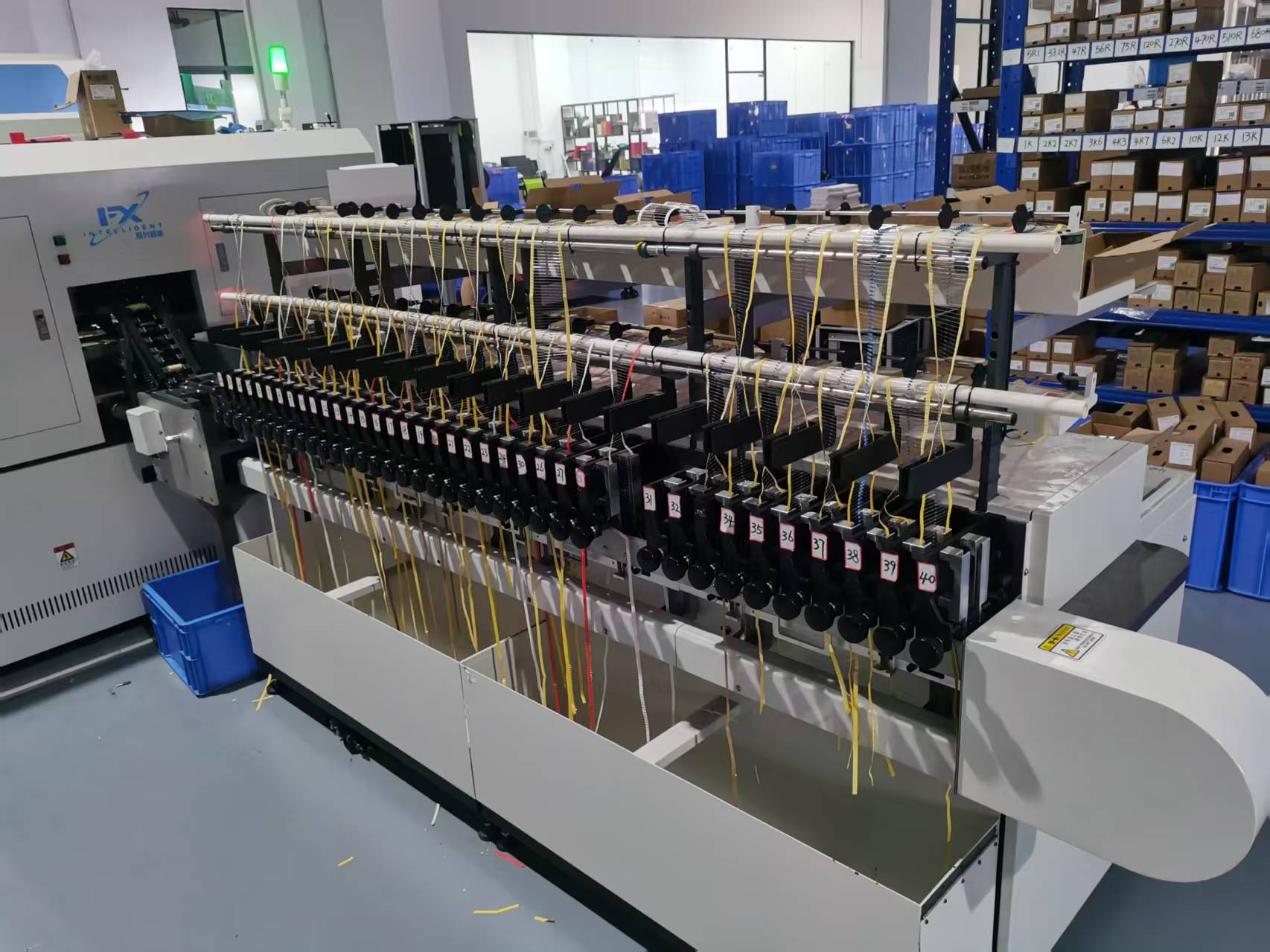 立式插件機(jī)供料器和臥式插件機(jī)供料器的區(qū)別(圖2)